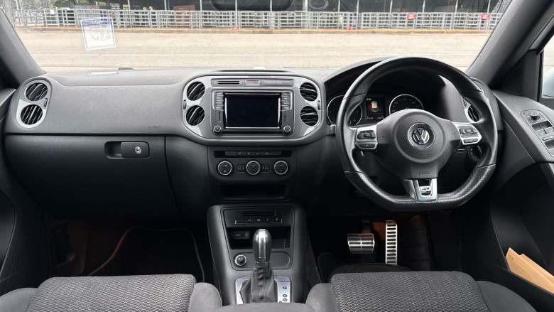 Volkswagen Tiguan 2.0 TDi BlueMotion Tech R-Line 5dr 150 DSG [NAV] Diesel Estate